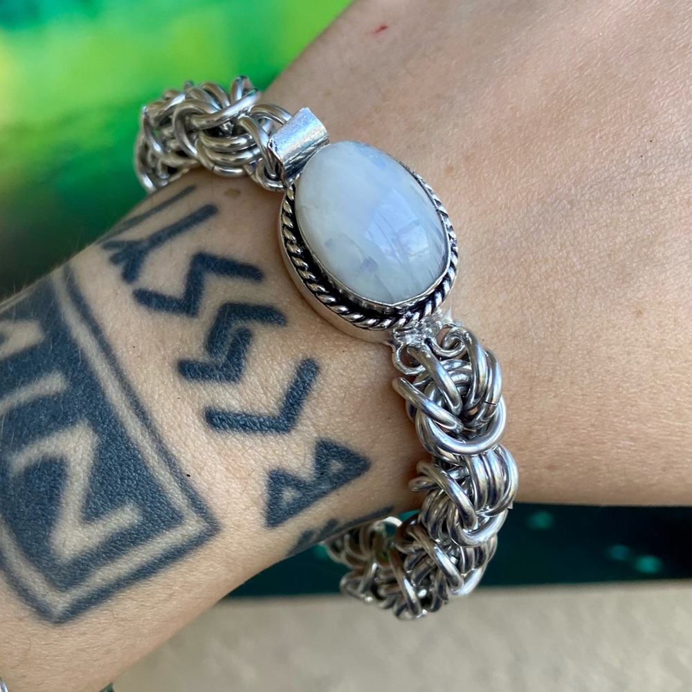Maille white moonstone bracelet . Silver handcrafted links genuine gemstone